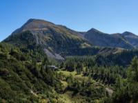 Blick vom Rückweg zum Schneibstein Kamm und Schneibstein Haus